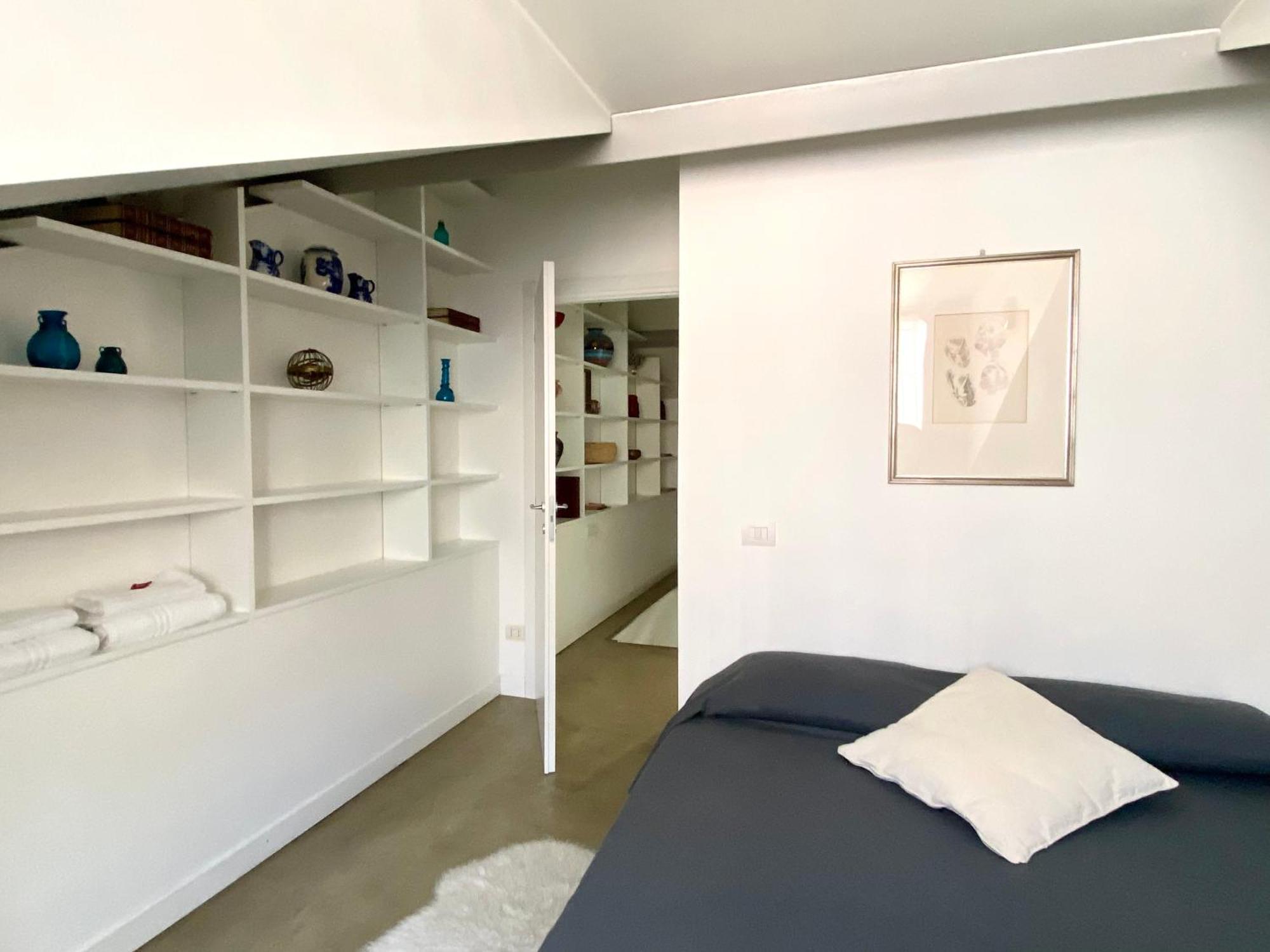 Sant Ambrogio Courtyard Room In Shared Flat Milaan Buitenkant foto